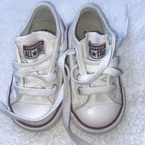White AllStar Converse. Size 4(unisex)